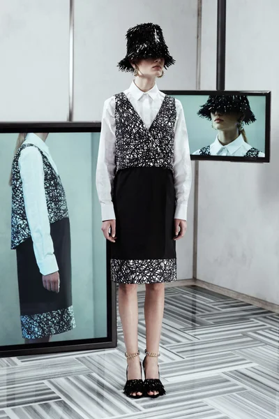 Look 4